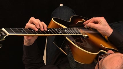 Chuck Loeb teaching improvisation on the jazz guitar